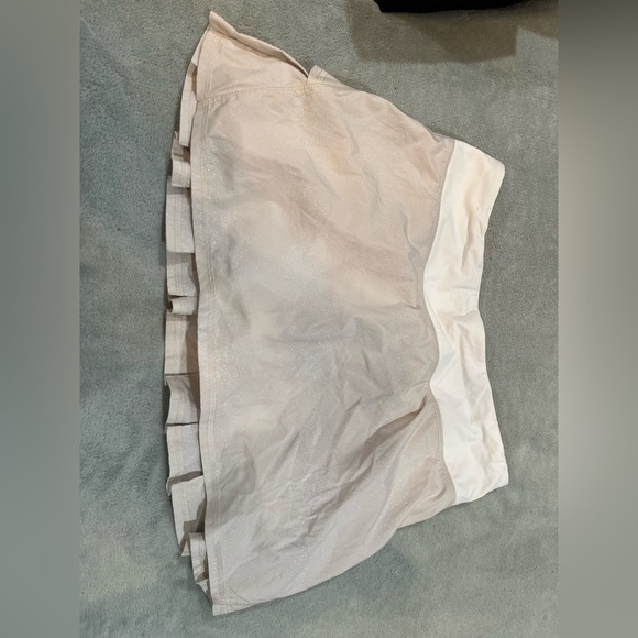 Lululemon skirt - Picture 1 of 4